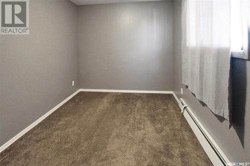 341 2Nd Avenue Se, Swift Current, SK - Indoor Photo Showing Other Room