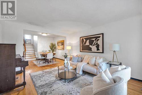 119 Albany Drive, Vaughan, ON - Indoor Photo Showing Living Room