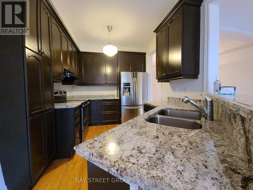 1277 Craigleith Road, Oakville, ON - Indoor Photo Showing Kitchen With Double Sink With Upgraded Kitchen