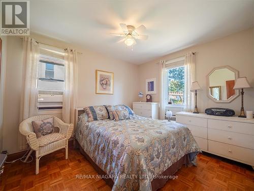 53 Oak Street, Port Colborne, ON - Indoor Photo Showing Bedroom