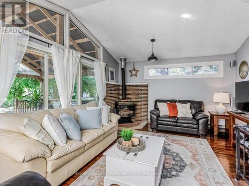 21 Badenoch Street, Puslinch, ON - Indoor Photo Showing Living Room With Fireplace