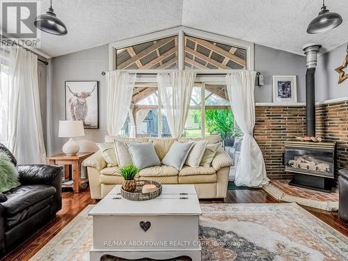 21 Badenoch Street, Puslinch, ON - Indoor Photo Showing Living Room With Fireplace