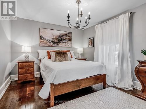 21 Badenoch Street, Puslinch, ON - Indoor Photo Showing Bedroom