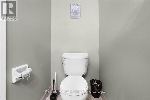 8 - 122 Lakeshore Road, St. Catharines, ON - Indoor Photo Showing Bathroom