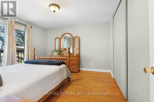 8 - 122 Lakeshore Road, St. Catharines, ON - Indoor Photo Showing Bedroom