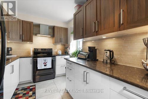 8 - 122 Lakeshore Road, St. Catharines, ON - Indoor Photo Showing Kitchen