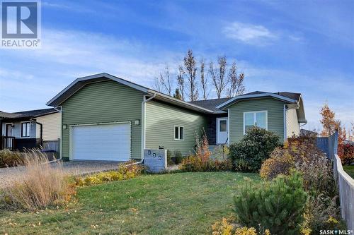 128 Mcdonald Street, Aberdeen, SK - Outdoor With Facade