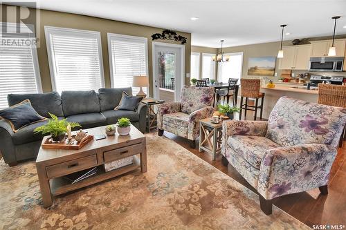 128 Mcdonald Street, Aberdeen, SK - Indoor Photo Showing Living Room