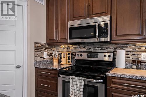 307 Hastings Lane, Saskatoon, SK - Indoor Photo Showing Kitchen