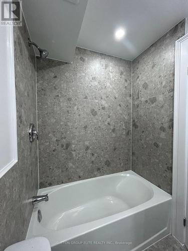 1006 - 100 Wingarden Court, Toronto, ON - Indoor Photo Showing Bathroom