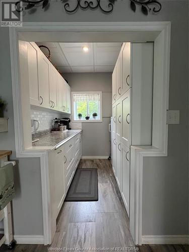 1009 East West Road, Pelee Island, ON - Indoor Photo Showing Kitchen