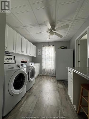 1009 East West Road, Pelee Island, ON - Indoor Photo Showing Laundry Room