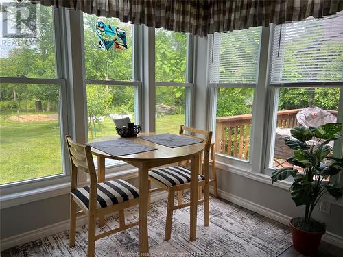 1009 East West Road, Pelee Island, ON - Indoor Photo Showing Dining Room