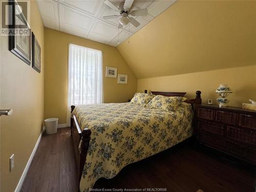 1009 East West Road, Pelee Island, ON - Indoor Photo Showing Bedroom