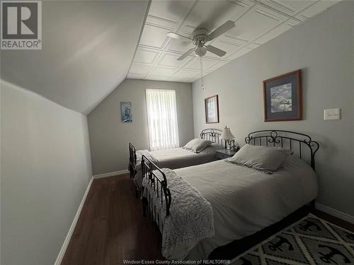 1009 East West Road, Pelee Island, ON - Indoor Photo Showing Bedroom