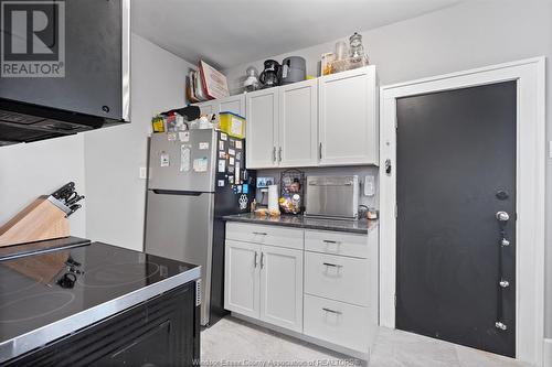 922-924 Church Street, Windsor, ON - Indoor Photo Showing Kitchen