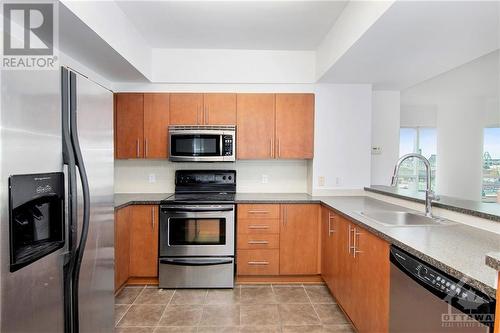 200 Rideau Street Unit#904, Ottawa, ON - Indoor Photo Showing Kitchen