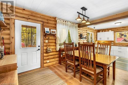 Dining are walkout to back deck - 414499 Baseline Road, West Grey, ON - Indoor Photo Showing Dining Room