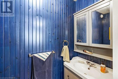 Ensuite Powder Room - 414499 Baseline Road, West Grey, ON - Indoor Photo Showing Bathroom