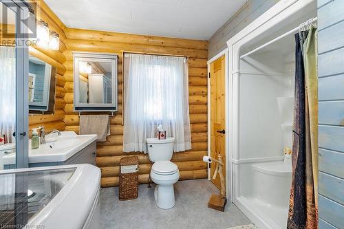 Main Bathroom/Laundry combo - 414499 Baseline Road, West Grey, ON - Indoor Photo Showing Bathroom