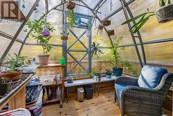 Greenhouse Room - 