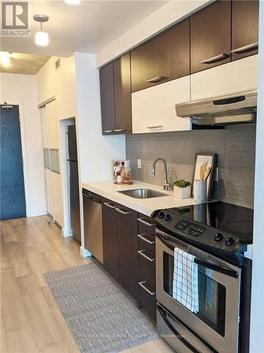 905 - 55 Stewart Street, Toronto, ON - Indoor Photo Showing Kitchen