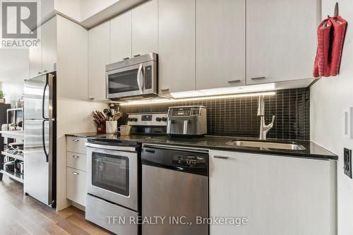 906 - 775 King Street, Toronto, ON - Indoor Photo Showing Kitchen