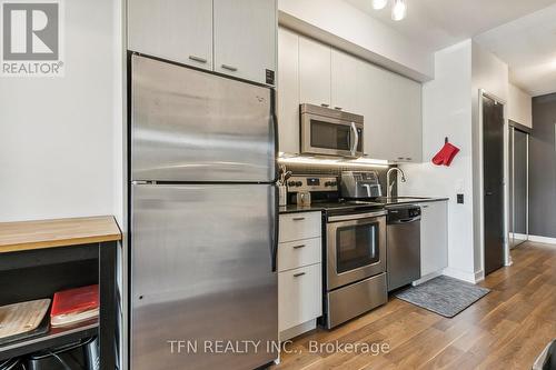 906 - 775 King Street, Toronto, ON - Indoor Photo Showing Kitchen