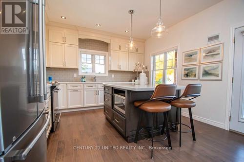 90 Homewood Avenue, Trent Hills (Hastings), ON - Indoor Photo Showing Kitchen With Upgraded Kitchen