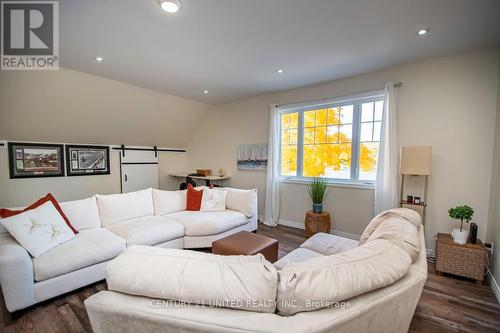 90 Homewood Avenue, Trent Hills (Hastings), ON - Indoor Photo Showing Living Room