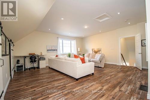 90 Homewood Avenue, Trent Hills (Hastings), ON - Indoor Photo Showing Living Room