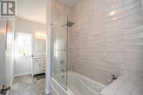 90 Homewood Avenue, Trent Hills (Hastings), ON - Indoor Photo Showing Bathroom