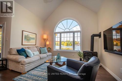 90 Homewood Avenue, Trent Hills (Hastings), ON - Indoor Photo Showing Living Room