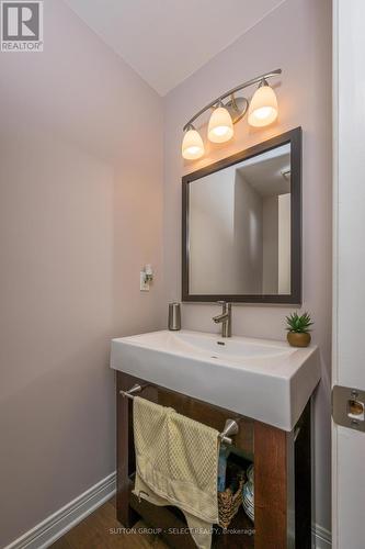 38 Ullswater Crescent, London, ON - Indoor Photo Showing Bathroom