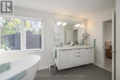 38 Ullswater Crescent, London, ON - Indoor Photo Showing Bathroom