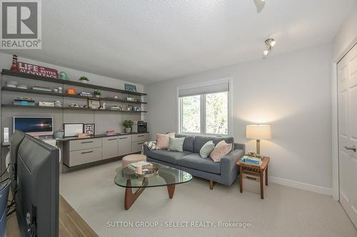 38 Ullswater Crescent, London, ON - Indoor Photo Showing Other Room