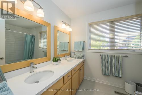 38 Ullswater Crescent, London, ON - Indoor Photo Showing Bathroom