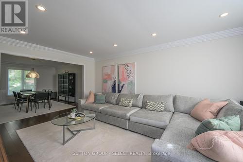 38 Ullswater Crescent, London, ON - Indoor Photo Showing Living Room