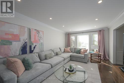 38 Ullswater Crescent, London, ON - Indoor Photo Showing Living Room