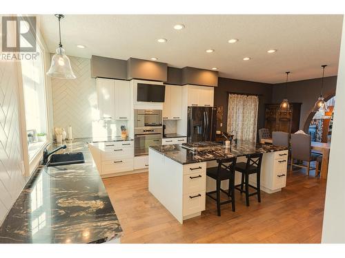 11728 103A Street, Fort St. John, BC - Indoor Photo Showing Kitchen With Double Sink With Upgraded Kitchen