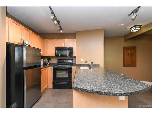 109B-1800 Riverside Lane, Courtenay, BC - Indoor Photo Showing Kitchen