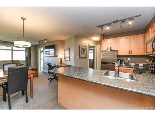 109B-1800 Riverside Lane, Courtenay, BC - Indoor Photo Showing Kitchen With Double Sink