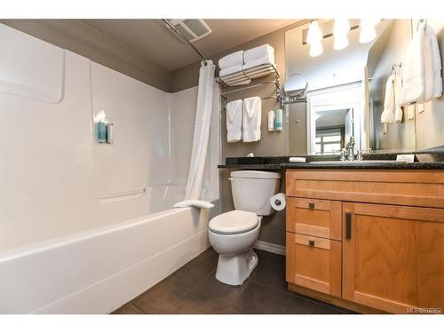 109B-1800 Riverside Lane, Courtenay, BC - Indoor Photo Showing Bathroom