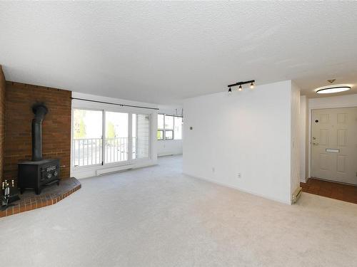 210-205 1St St, Courtenay, BC - Indoor With Fireplace