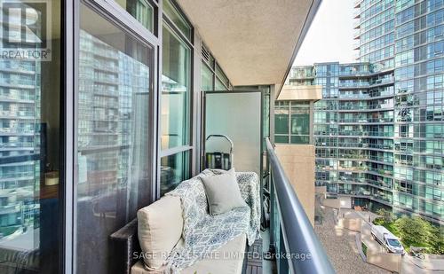 720 - 219 Fort York Boulevard, Toronto, ON -  With Balcony