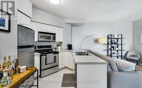 720 - 219 Fort York Boulevard, Toronto, ON - Indoor Photo Showing Kitchen With Double Sink