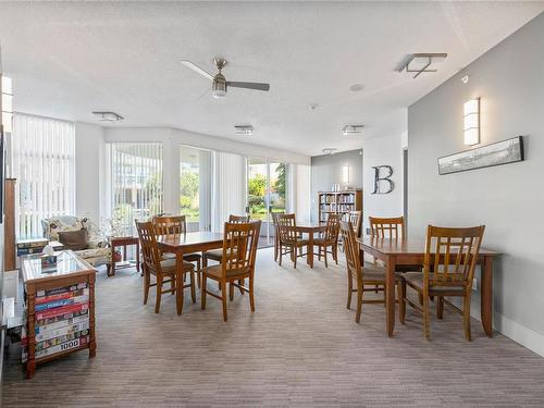 2602-154 Promenade Dr, Nanaimo, BC - Indoor Photo Showing Dining Room