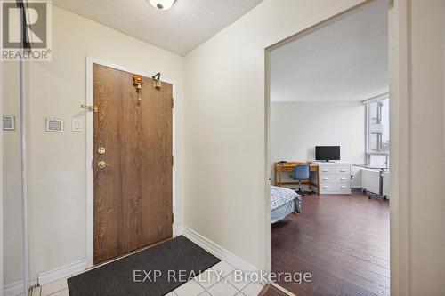 401 - 330 Alton Towers Circle, Toronto, ON - Indoor