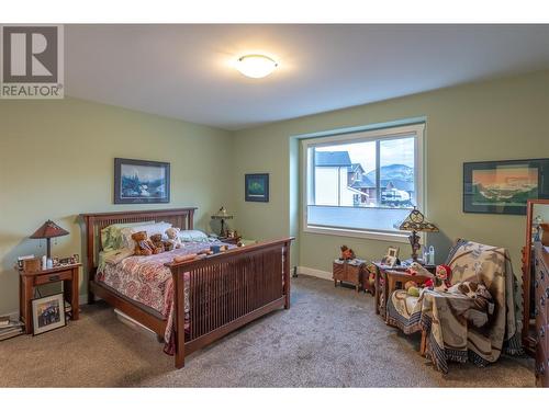 334 Chardonnay Avenue, Oliver, BC - Indoor Photo Showing Bedroom