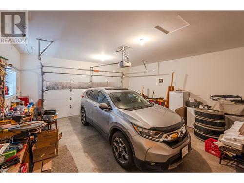 334 Chardonnay Avenue, Oliver, BC - Indoor Photo Showing Garage